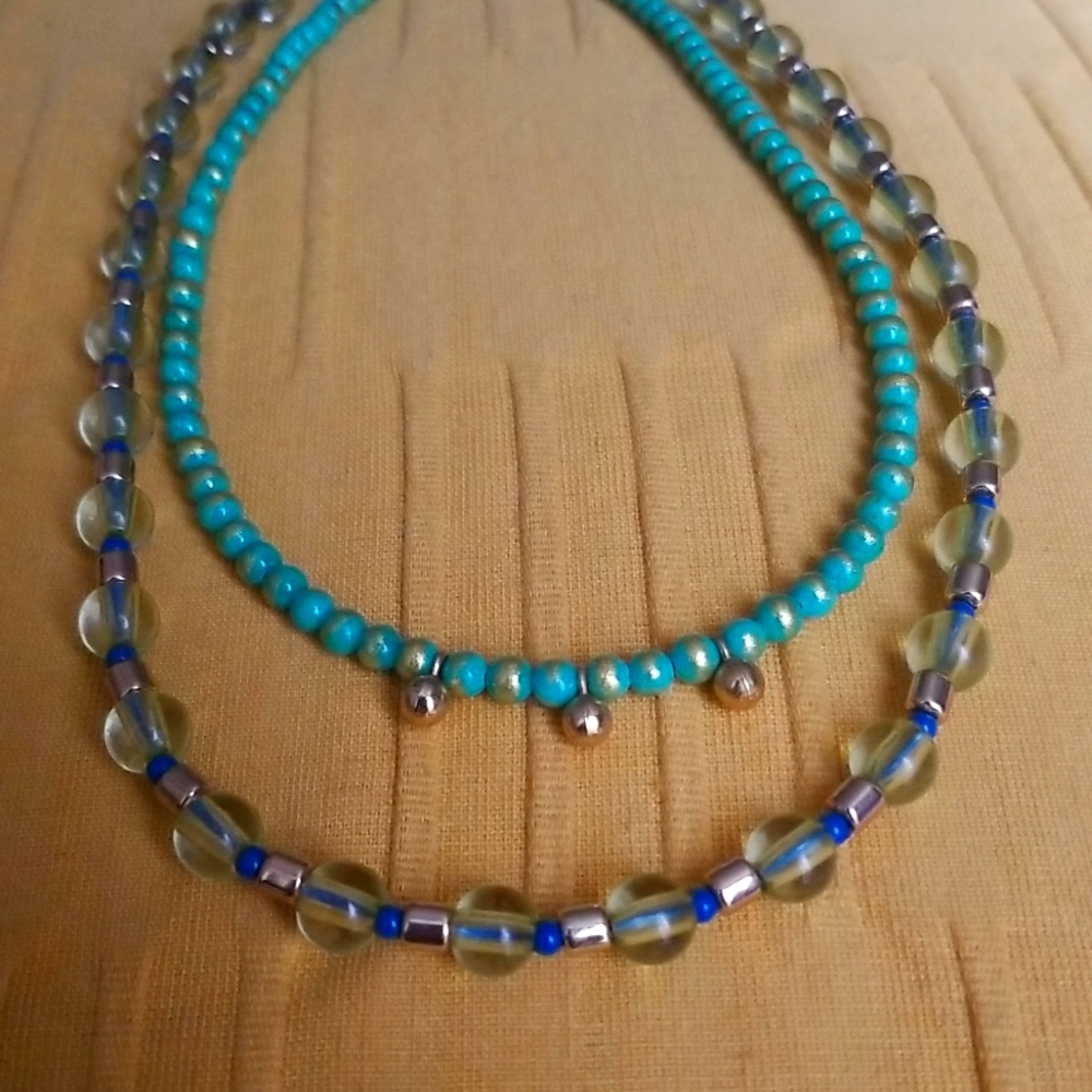2 Necklaces - Picture 2 of 2